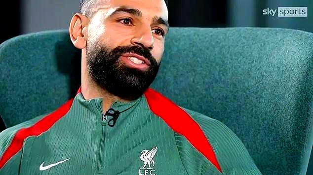 开云娱乐-包含比赛规则变更引发热议！，萨拉赫在G2比赛中领先优势明显引发球迷热议的词条