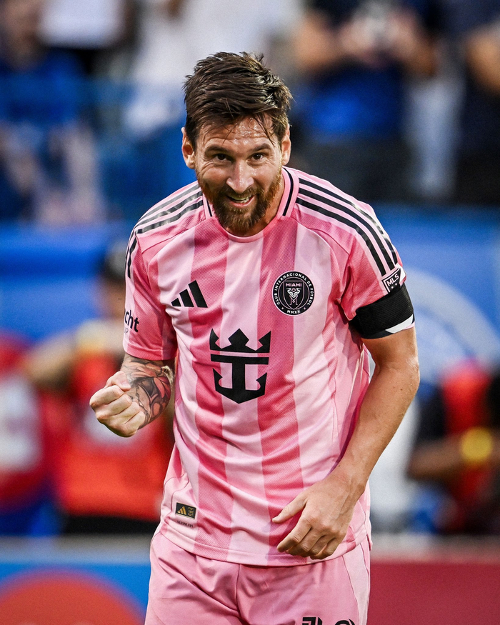 开云娱乐-梅西重要时刻刷新纪录，拜仁带队取胜！上演精彩一战(梅西拜仁进球)