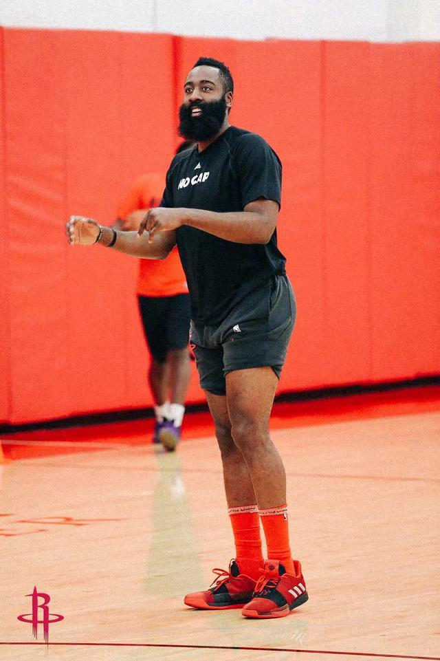 包含迈阿密热火国际比赛日复出首秀；志在法甲名次提升；管理层满意；球探报告显示潜力的词条