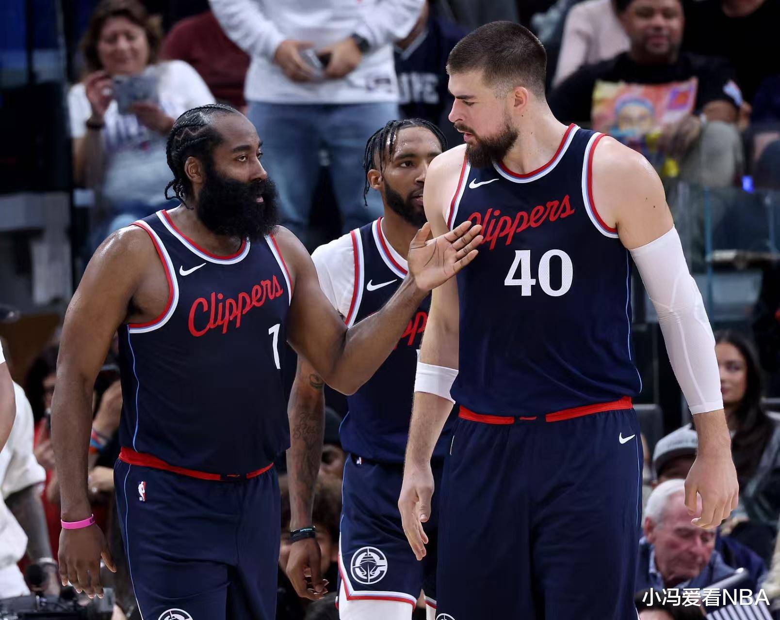 风云突变洛杉矶快船赛后临场应变；全明星赛版图或变；震撼外界；赛程密集仍需轮换
