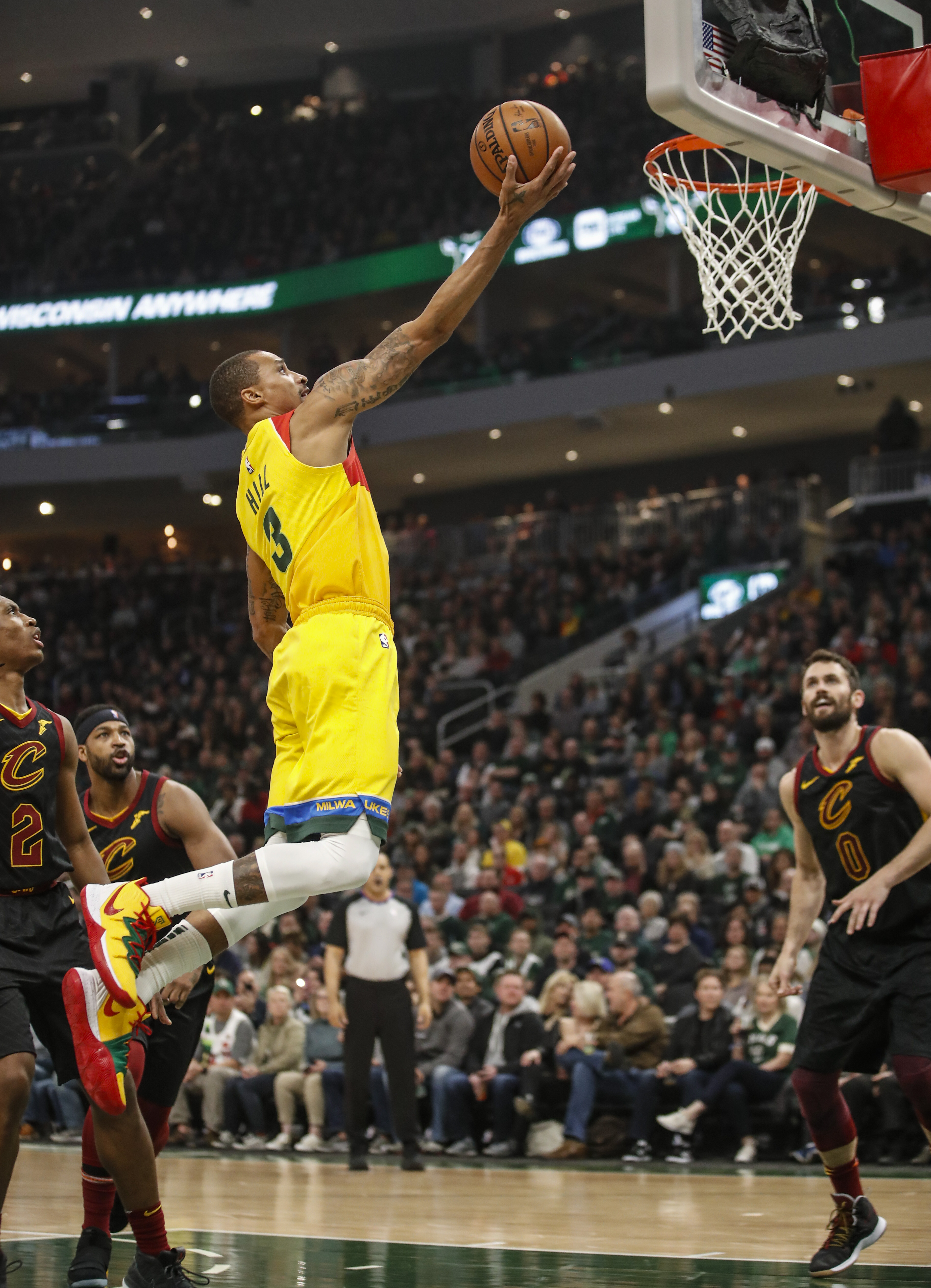 集结日密尔沃基雄鹿备战欧篮联，扳平良机细节曝光，信心回归，训练强度明显提升的简单介绍