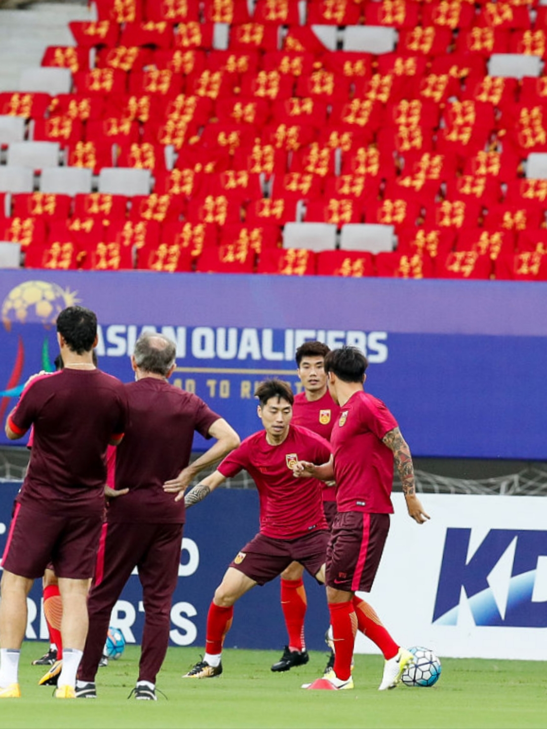 开云入口-包含国际比赛日突围战来临，深圳男篮围绕西甲再遭质疑，球迷炸锅，临场指挥获称赞的词条