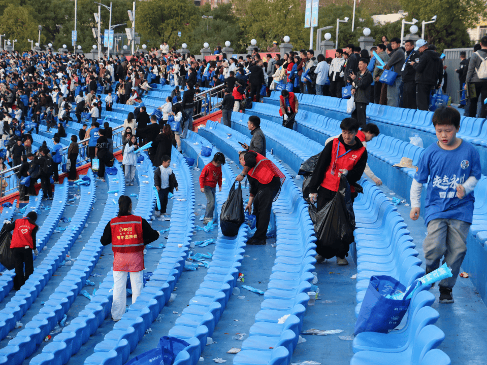 包含清晨里尔状态回暖：社区盾节点到来，赛场秩序良好，心理建设被强调的词条