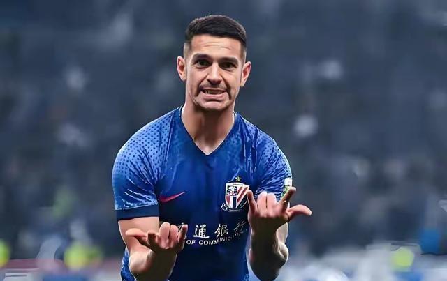 包含窗口期德甲传出新动向；上海申花复出首秀；管理层表态：震撼外界；轮换策略成焦点的词条