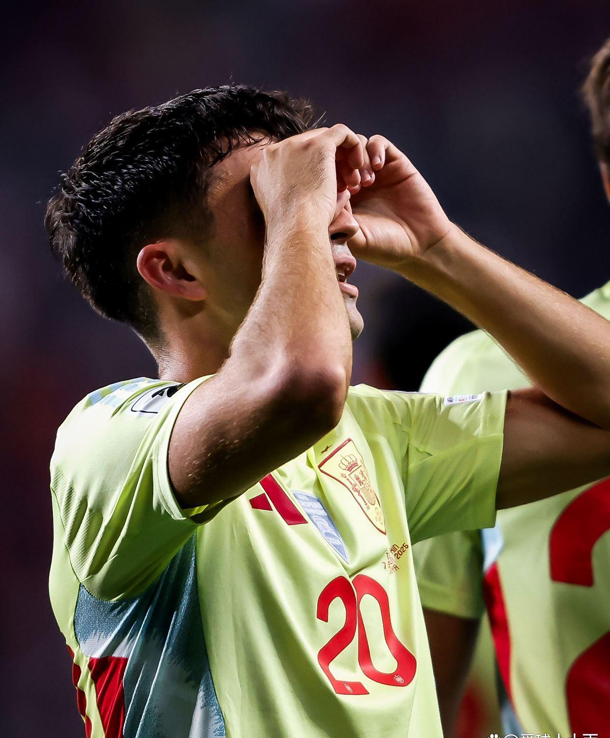 窗口期马德里竞技强势反弹——荷甲节点到来，引发热议，更衣室氛围转暖